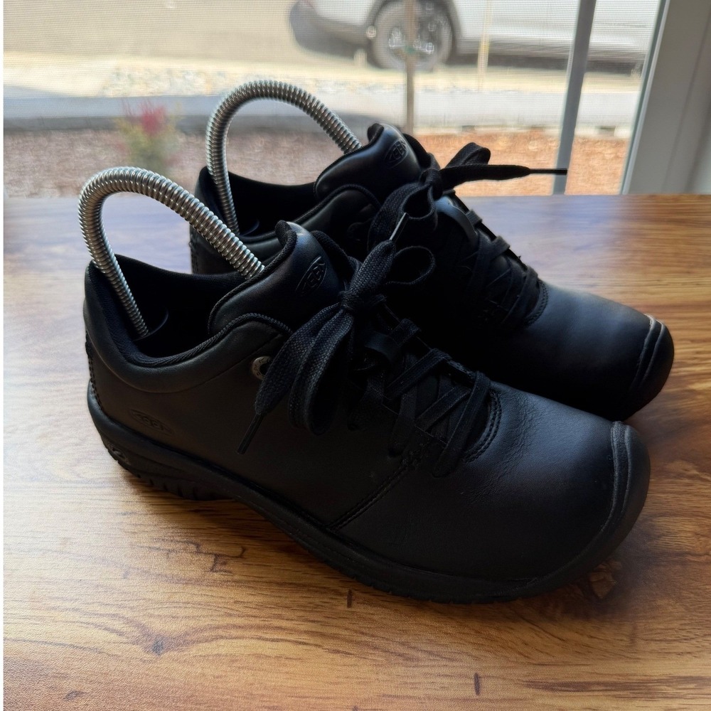 KEEN Women's Black PTC Leather Slip Resistant Work Shoes Sneakers 8.5‎